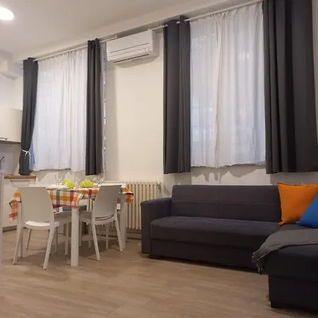 Elegant And Modern Two-room With Equipped Kitchen * מילאנו